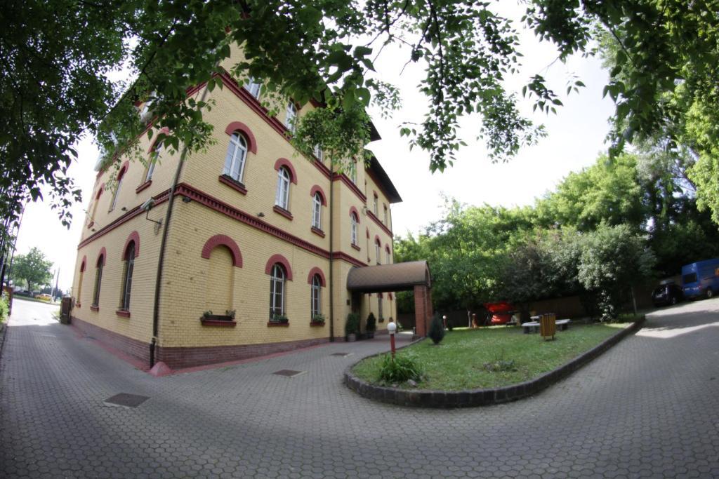Hotel Omnibusz Budapeste Exterior foto