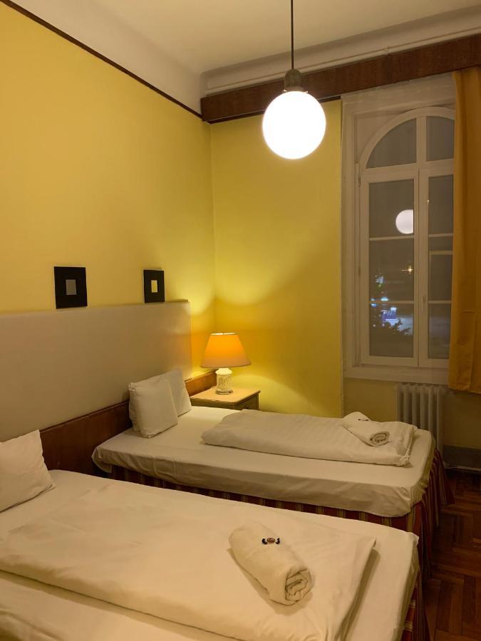 Hotel Omnibusz Budapeste Exterior foto